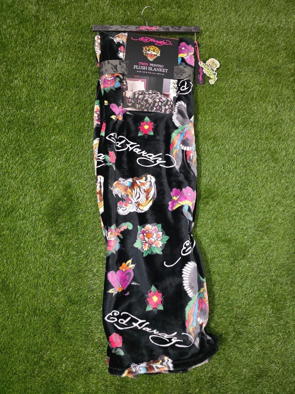 Ed Hardy AOP Twin Printed Plush Floral Tigger Throw Blanket Size 60 x 90 New
